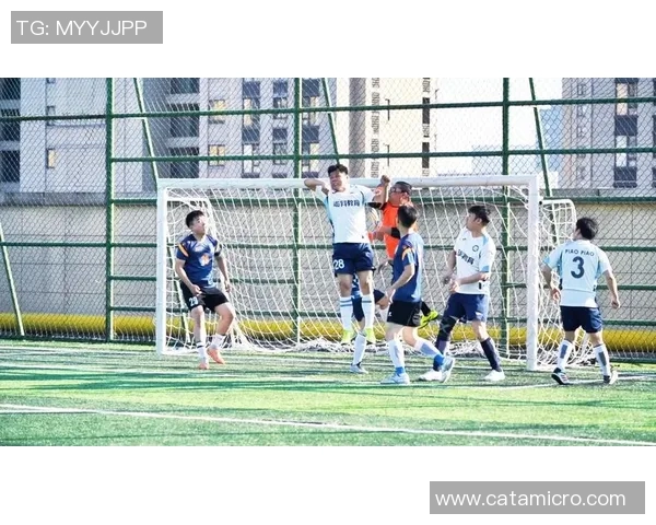 杭州足球队荣登足球意识排行榜第一名引发热议与关注 杭州足球队荣登足球意识排行榜第一名引发热议与关注